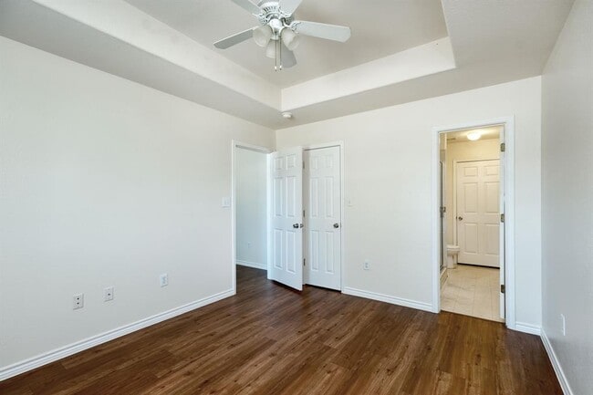 Building Photo - 108 Live Oak Cir