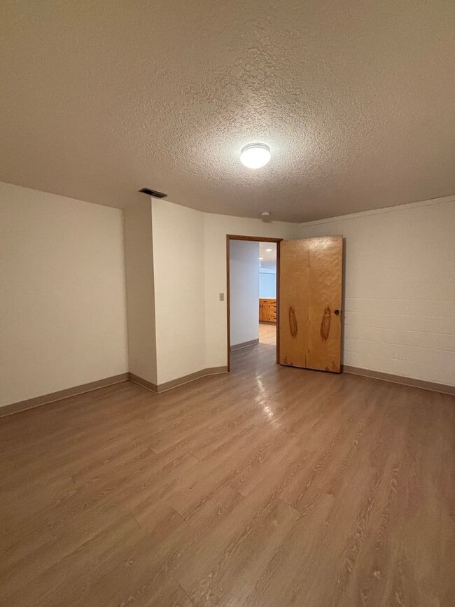 Building Photo - 3 bedroom, 2 bath home in Newberg