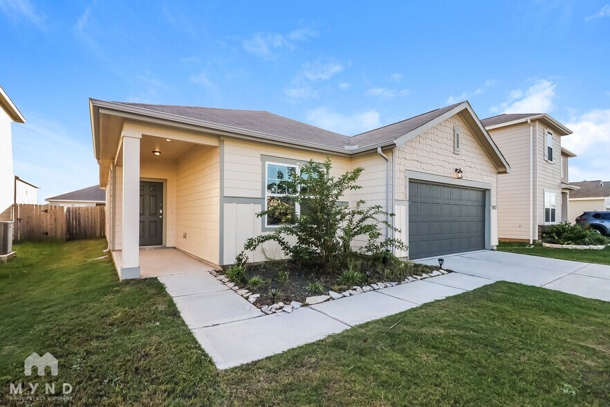 Building Photo - 1016 Lacebark Pne Ln