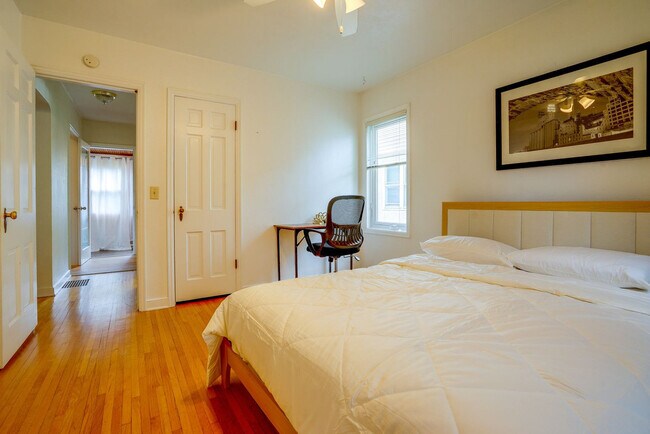Building Photo - 5754 Nicollet Ave