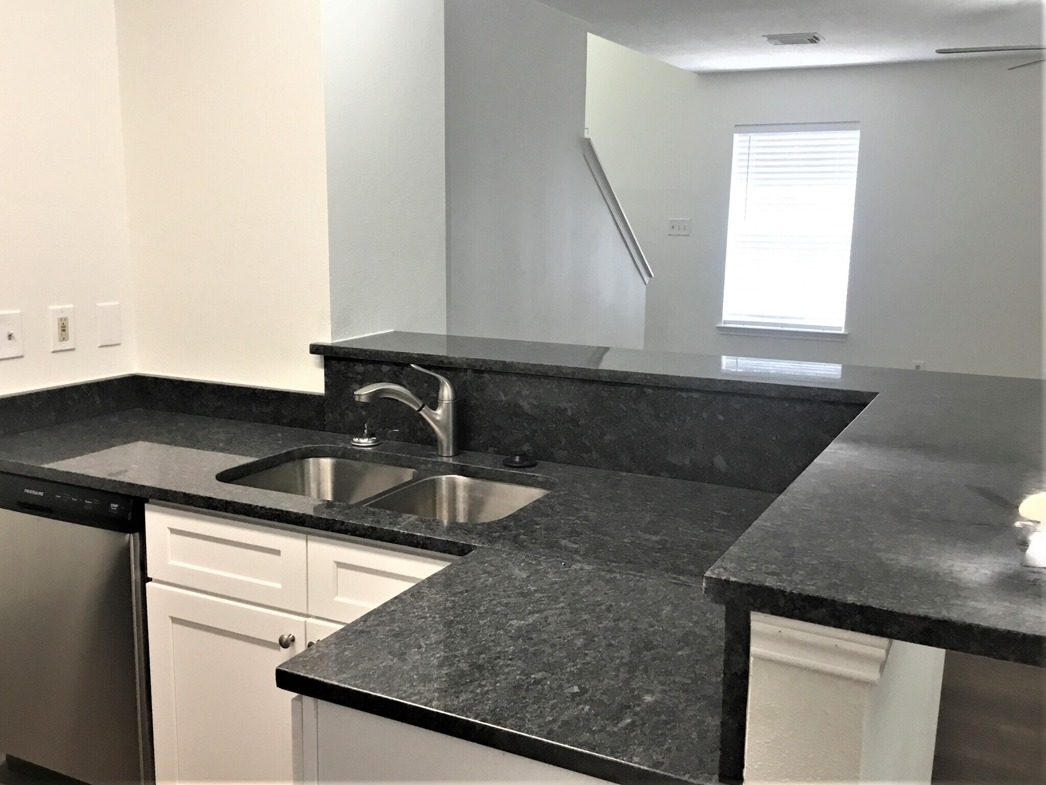 Building Photo - 9151 Autumn Harvest Dr