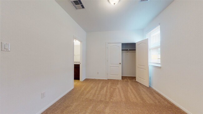 Building Photo - 31314 Whitfield Ct
