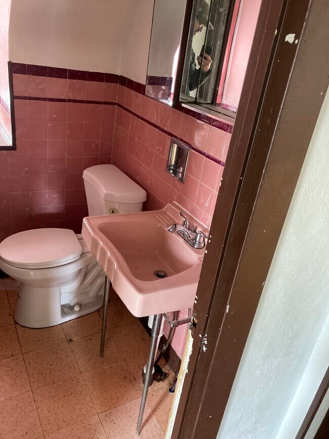 Building Photo - Chandler