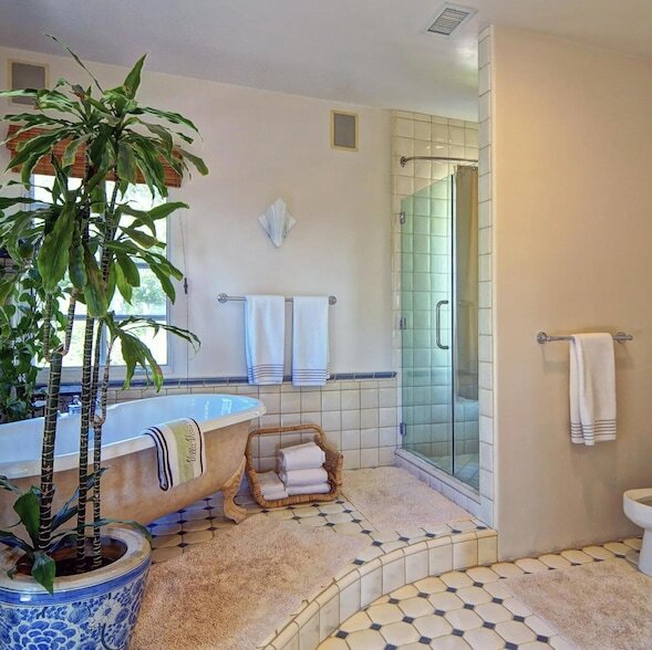 Building Photo - 3756 Foothill Rd