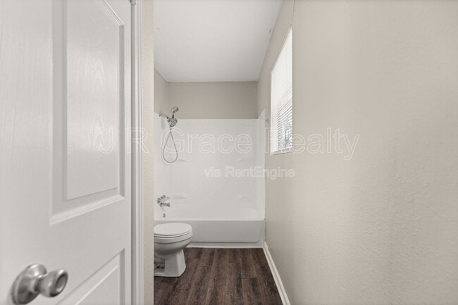 Building Photo - 4404 Pecan Ln