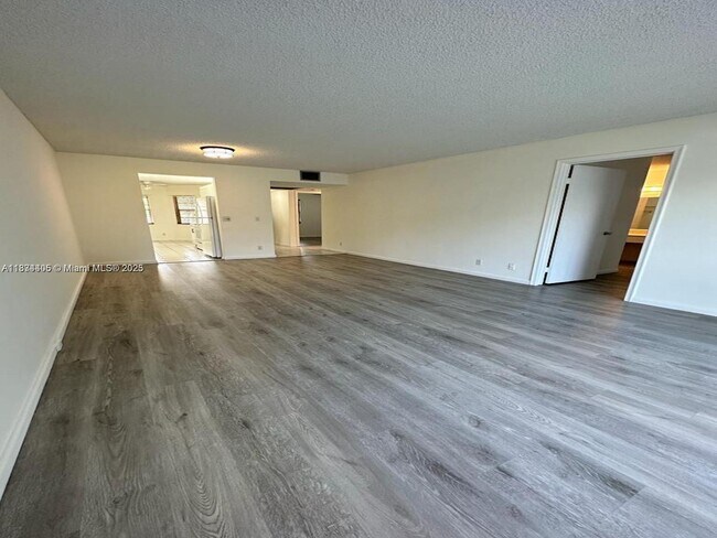 Building Photo - 1351 SW 125th Ave