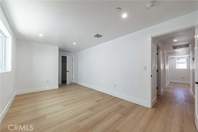 Building Photo - 1559 S Ogden Dr