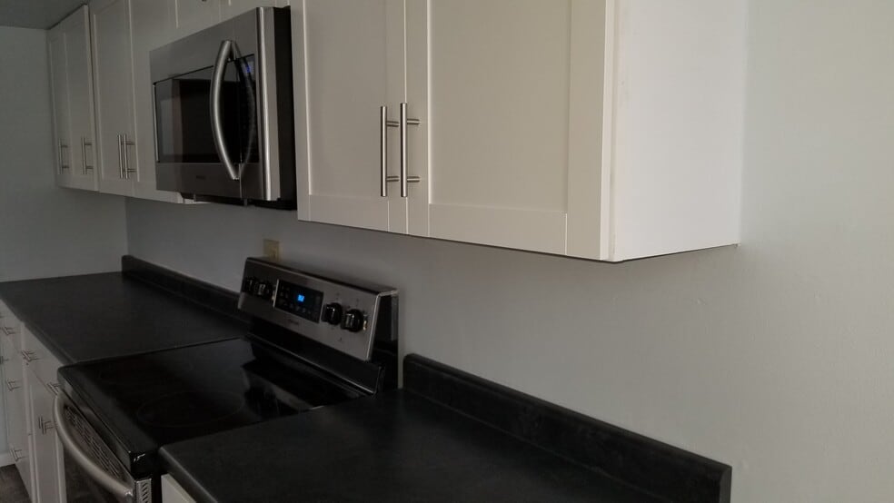 Kitchen 2 - 3348 Greenwood Blvd