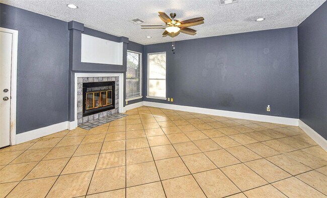 Building Photo - 2108 Waterway Bend