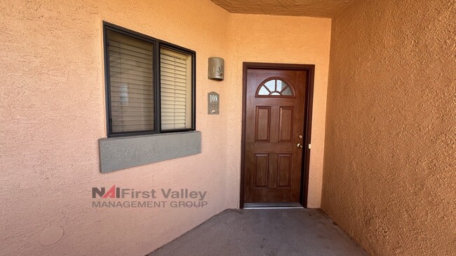 Building Photo - 3 Bedrooms, 2 Baths