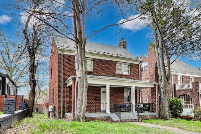 Building Photo - Van Buren St NW