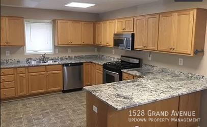 Building Photo - 1528 Grand Ave