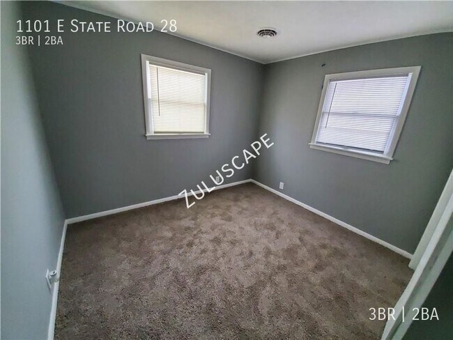 Building Photo - 1101 E State Road 28-
