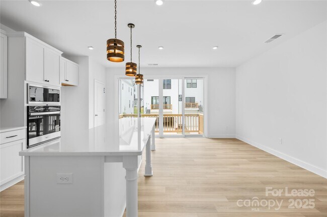 Building Photo - 5018 Layman Dr