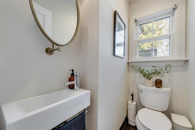 Building Photo - 6511 Gaston Ave