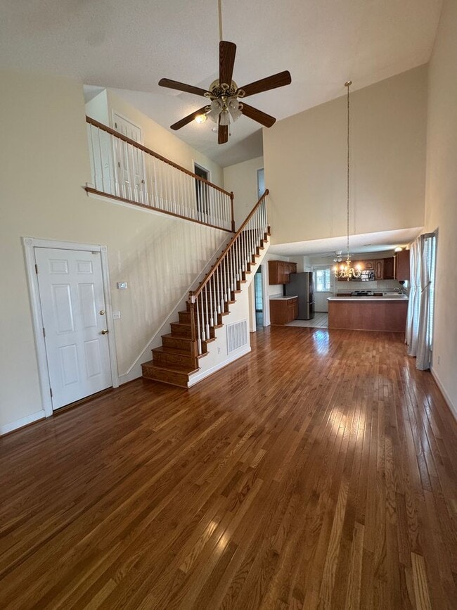Building Photo - Charming Updated Townhouse in Bristol, VA