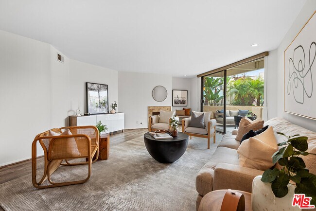 Building Photo - 7301 Vista Del Mar
