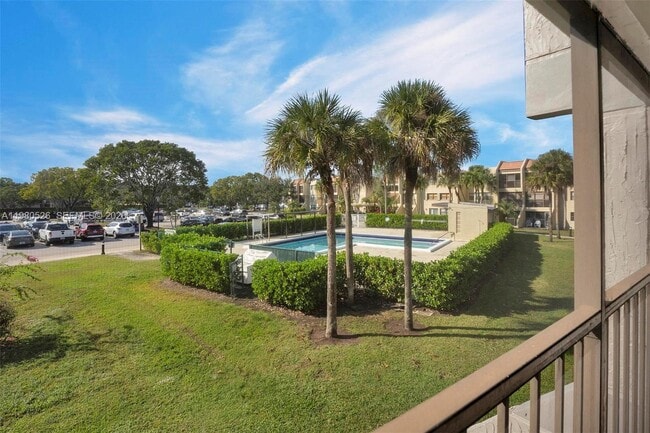 Building Photo - 230 Lakeview Dr