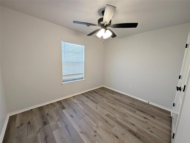 Building Photo - 18637 Como Dr