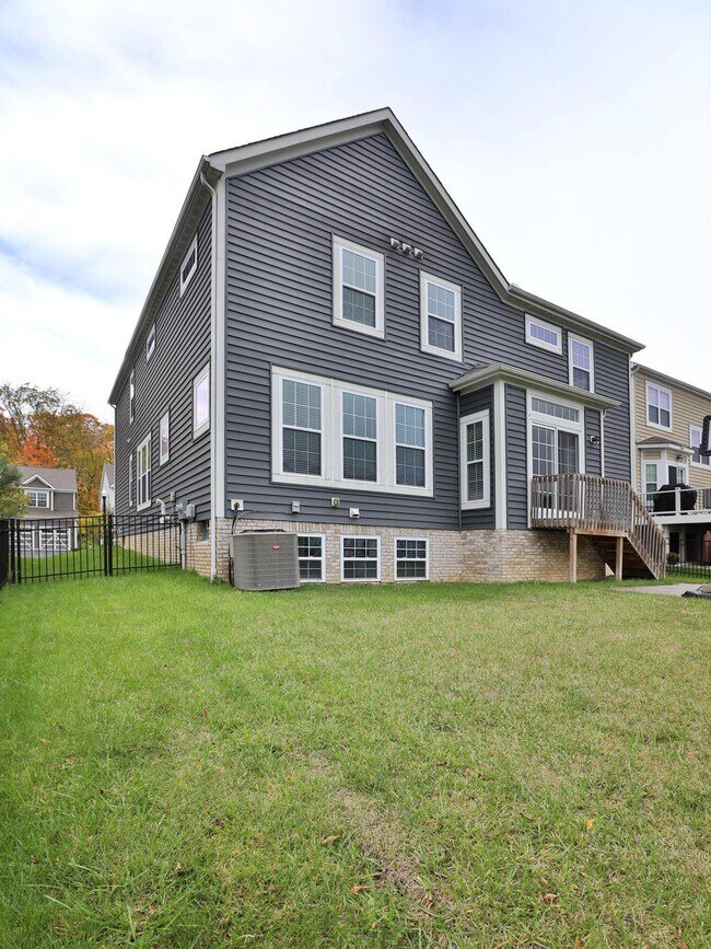 Building Photo - 1412 Leesland Dr