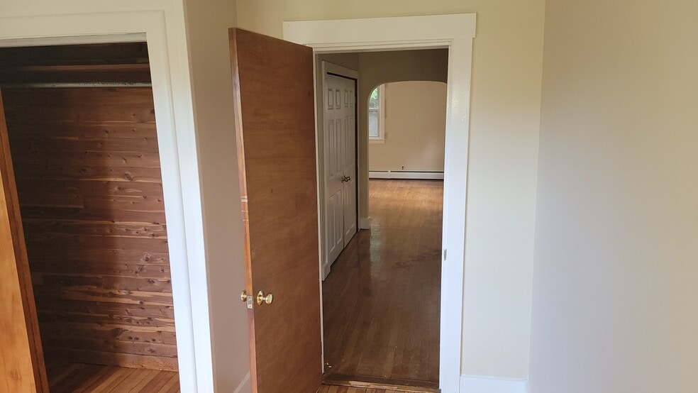 1st Bedroom - 84 Emerald Rd