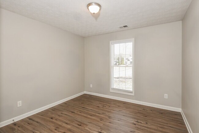 Building Photo - 1917 Summit Creek Way