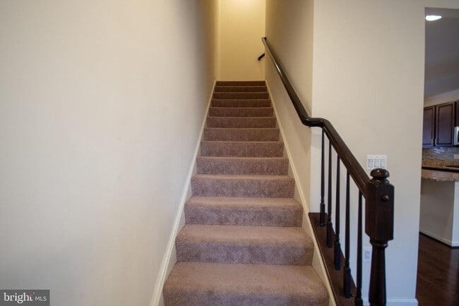 Building Photo - 8024 Cayzer Ln