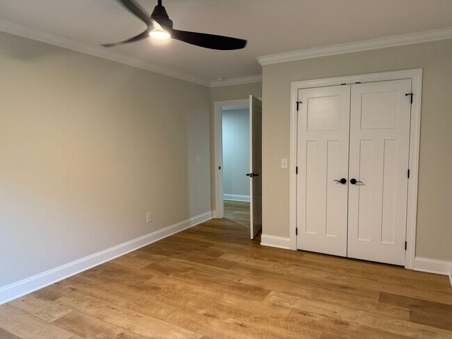 Building Photo - Short term Rental Home!
