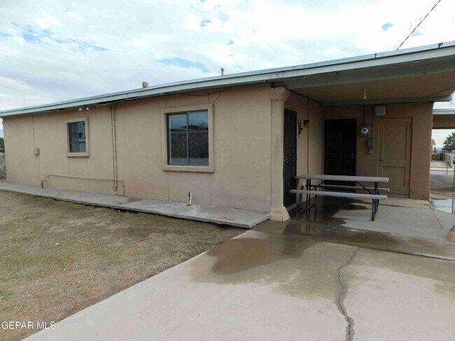 Building Photo - 7423 Mojave Dr