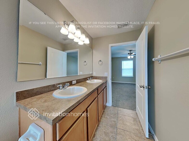 Building Photo - 6914 Glenbrook Dr