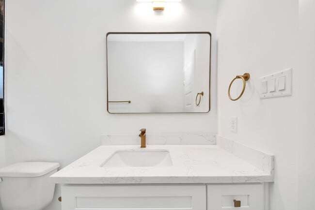 Building Photo - 8125 Cabot St