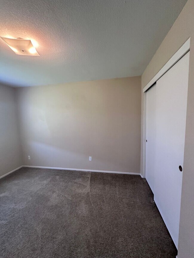 Building Photo - 4404 Pebble Creek Dr