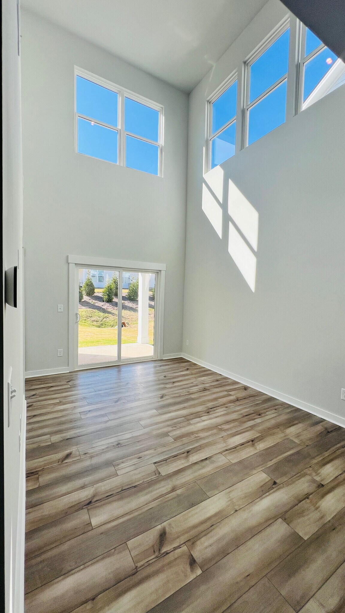 Building Photo - Room in Townhome on Munsing Dr
