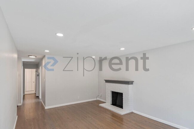 Building Photo - 6258 Castillon Dr