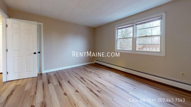 Building Photo - 198 Main Rd N