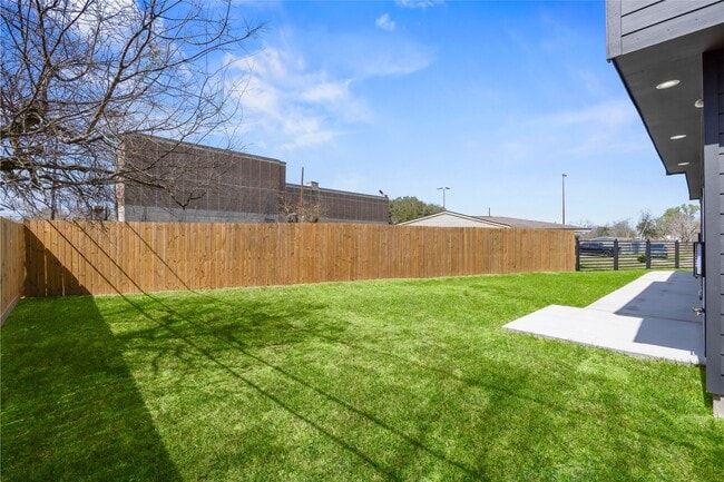 Building Photo - 5110 Westover St