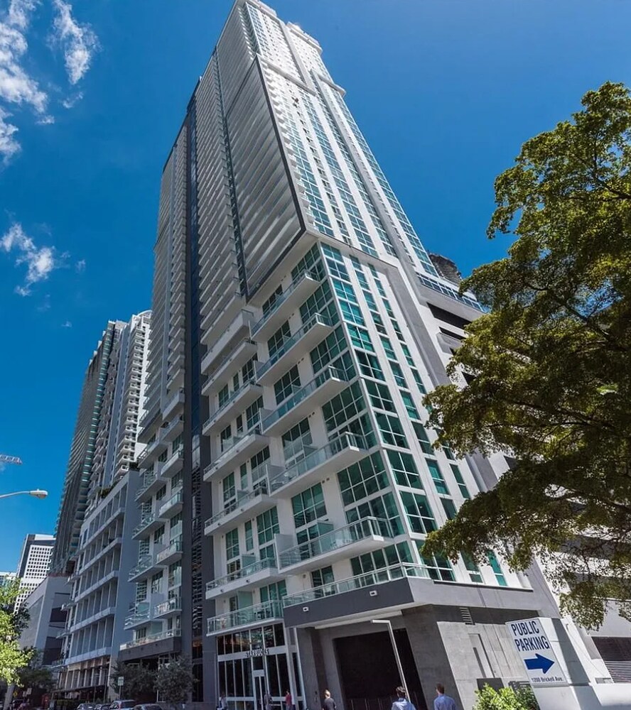 Building Photo - 1080 Brickell Ave