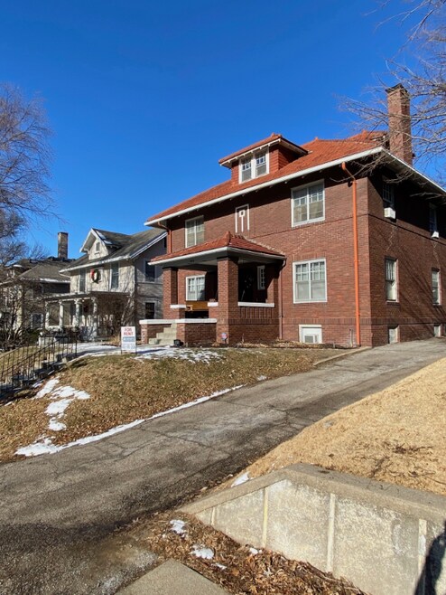 Building Photo - 4816 Chicago St