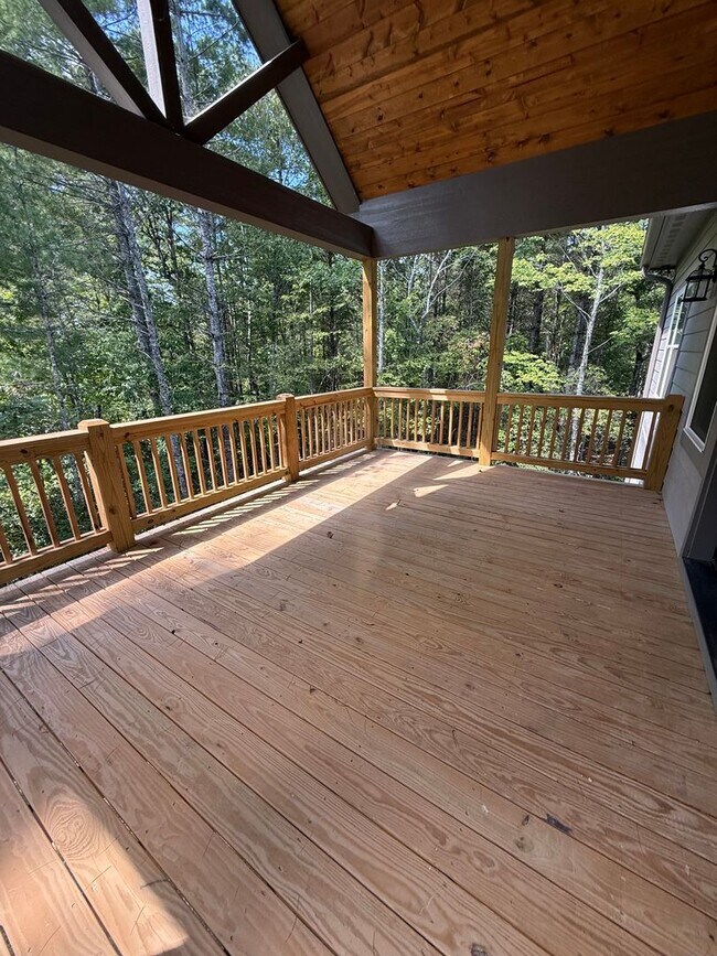 Building Photo - 325 River Mountain Rd