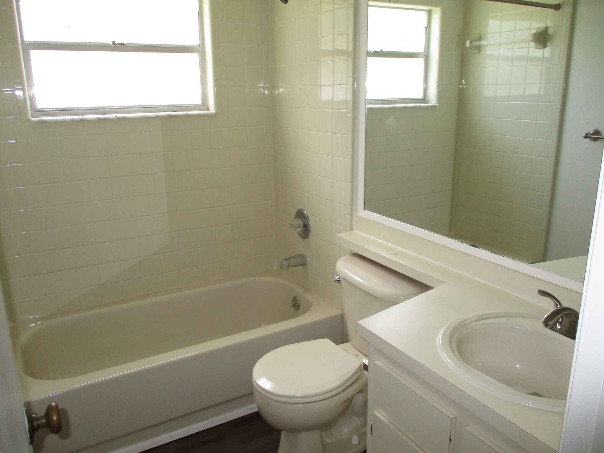 Building Photo - 3006 Annadale Cir