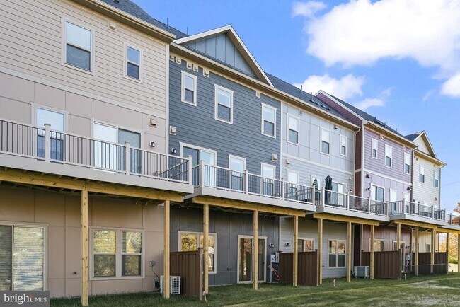 Building Photo - 6244 Folly Ln