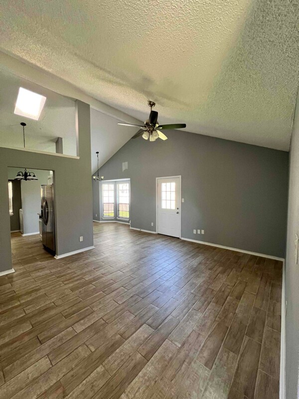 Building Photo - 2504 Liberty Ln