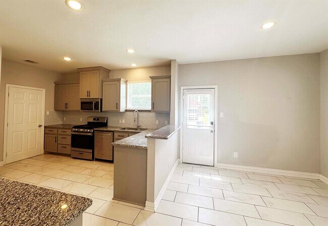 Building Photo - 7638 Bronze Trail Dr