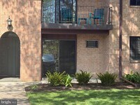 Building Photo - 612 N Shady Retreat Rd