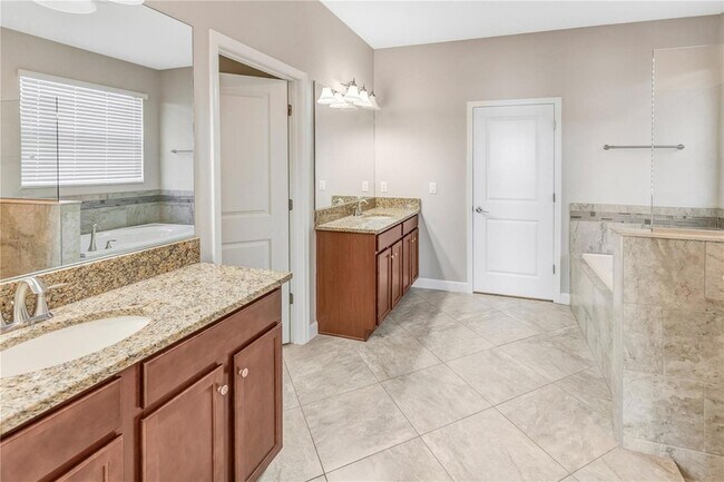 Building Photo - 11954 Cinnamon Fern Dr