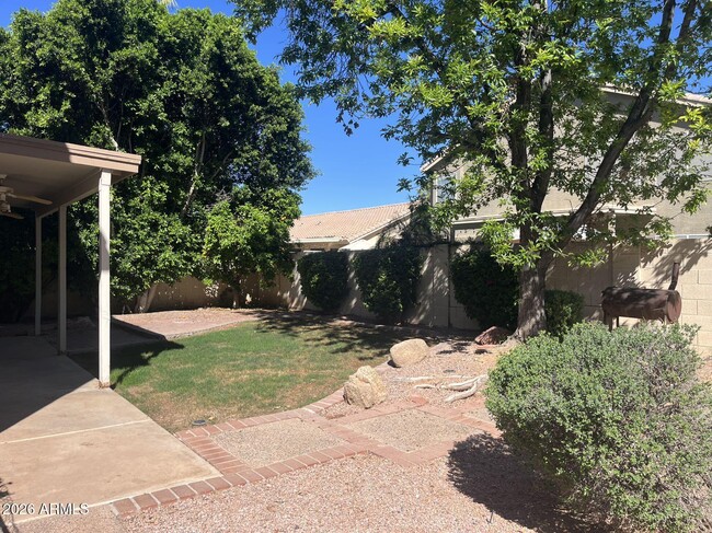 Building Photo - 5922 W Gary Dr