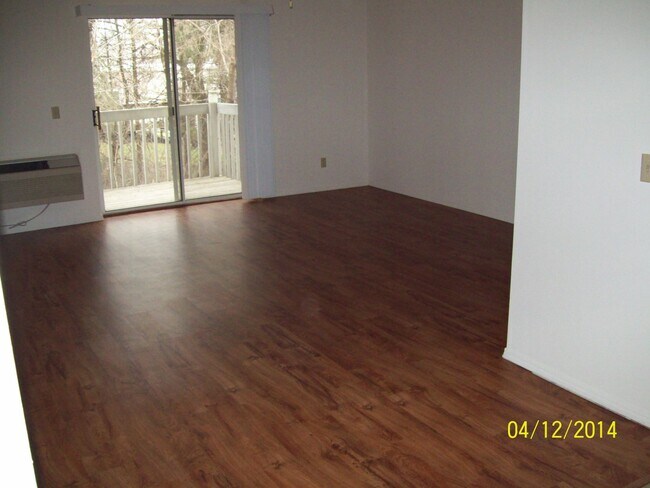 Building Photo - Fantastic Arboretum location - Spacious Ga...