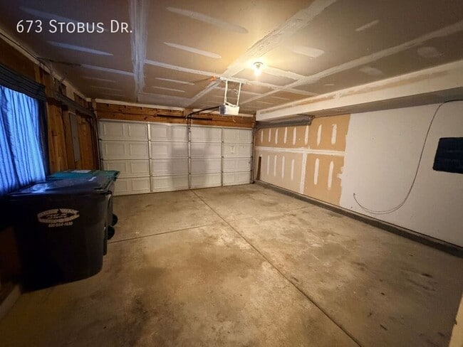 Building Photo - 673 Stobus Dr