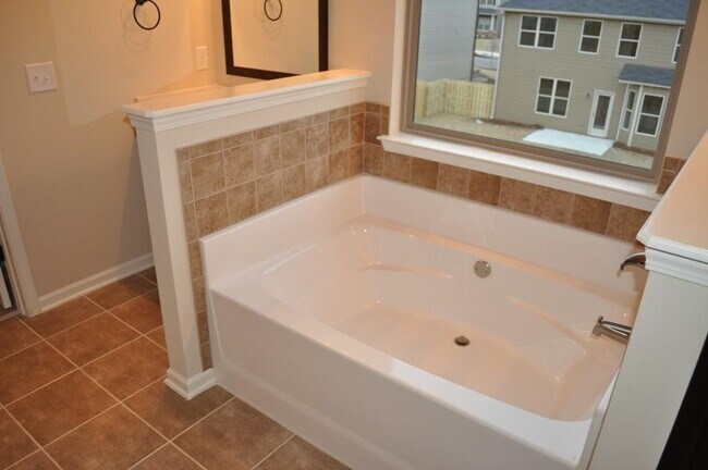 Building Photo - 1455 Forest Brook Trail