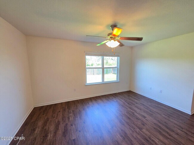 Building Photo - 5910 Nordic Dr